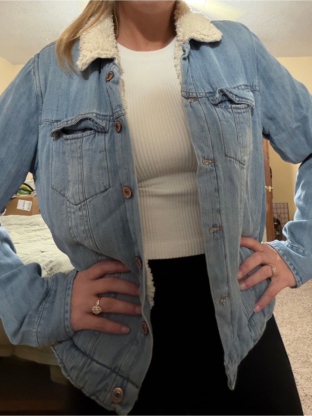 Thread & Supply Light Wash Women’s Denim Jacket with Sherpa Collar